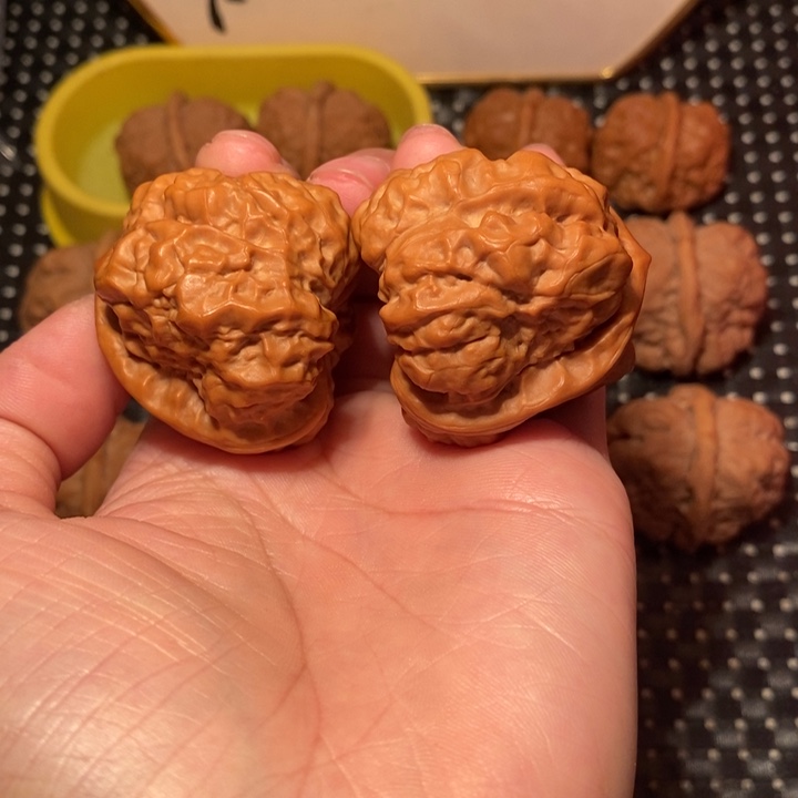 乐***！文玩核桃把件细腰超大八腿