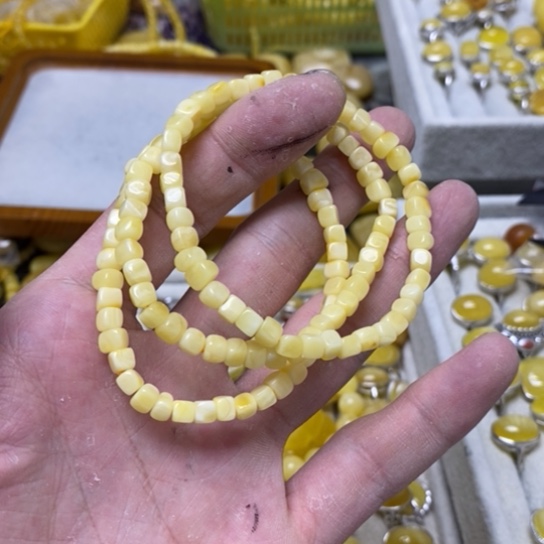 蜜蜡裸石未镶嵌多样性发货其一