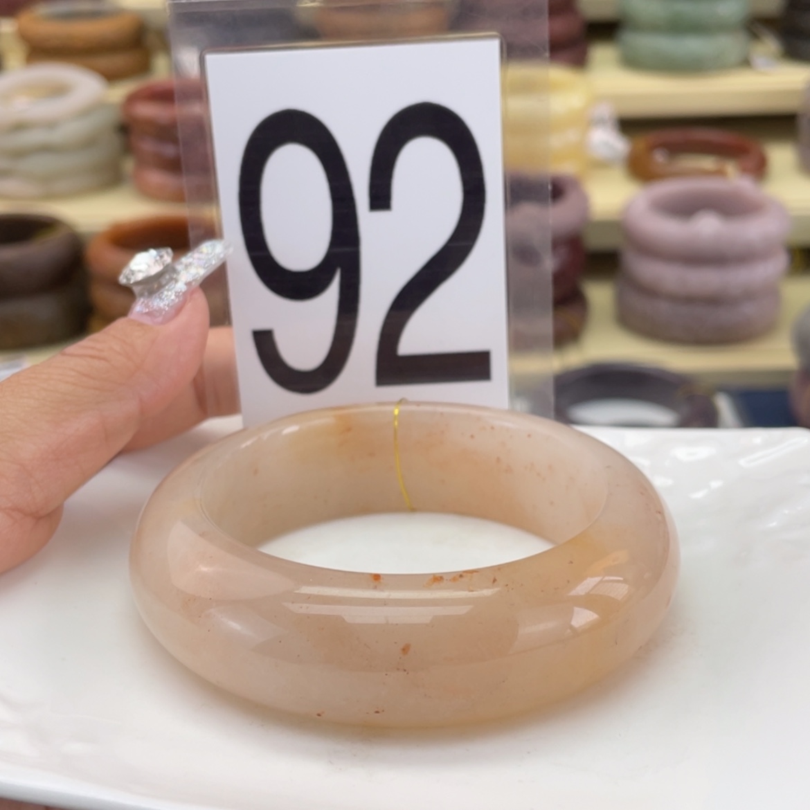 【闪购商品】石英质玉未镶嵌手镯