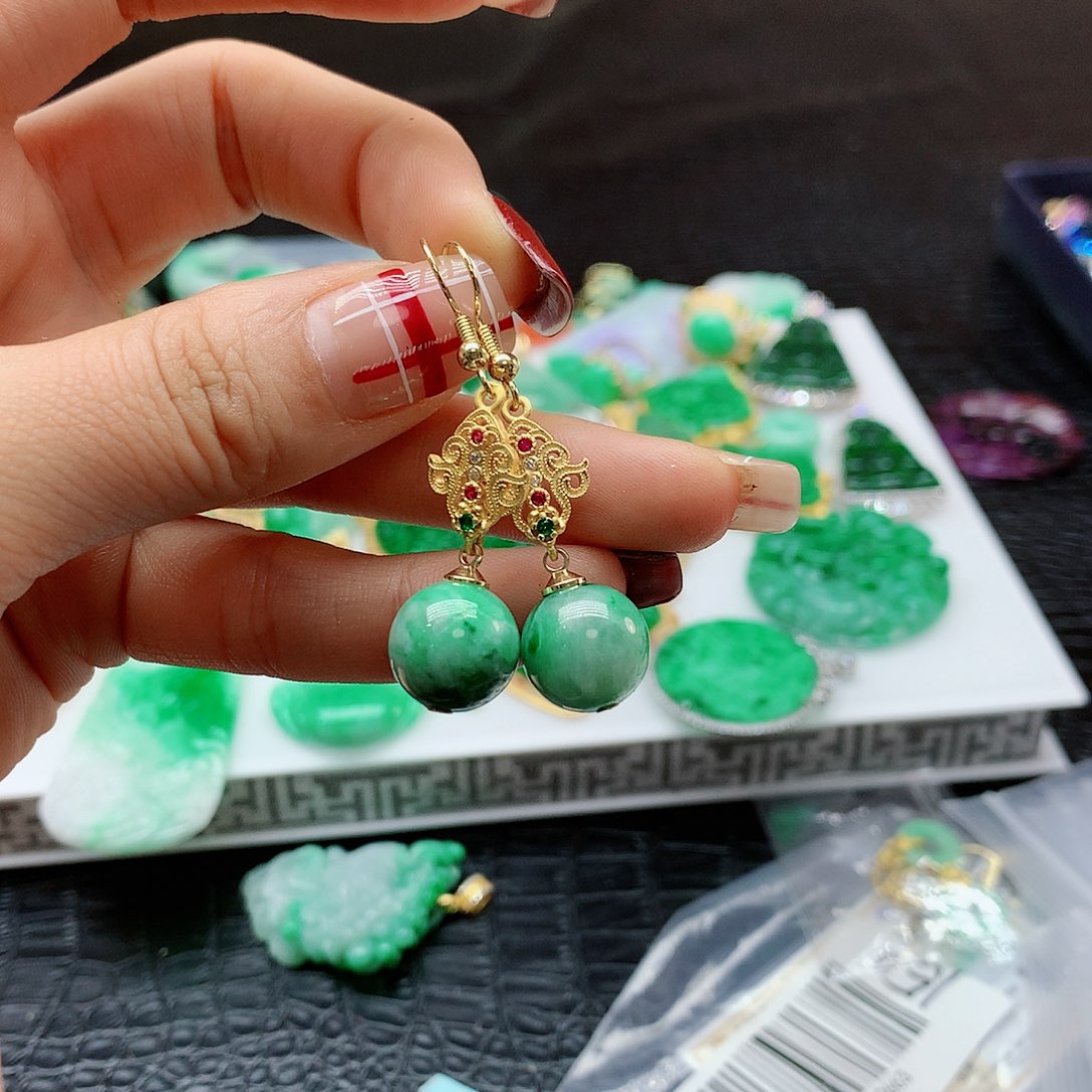 【闪购商品】翡翠耳饰未镶嵌，