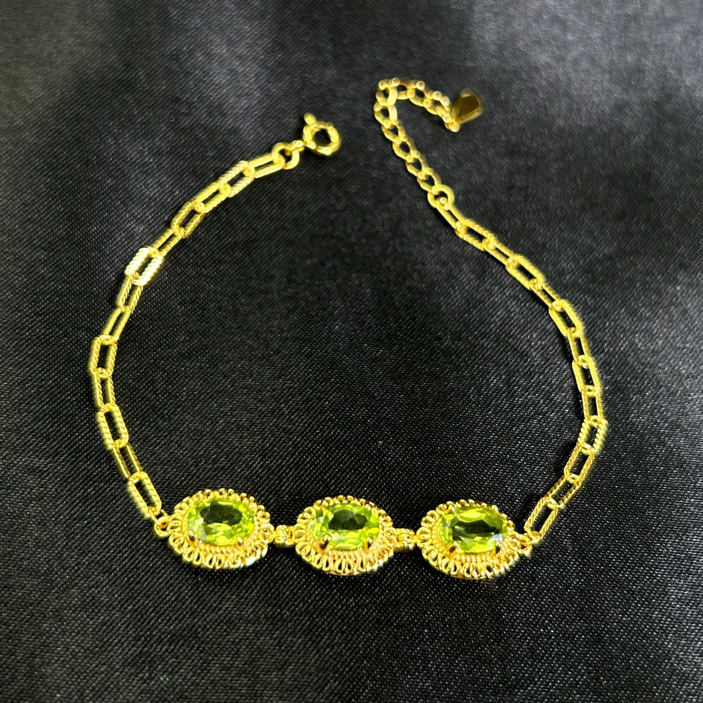 c929-国风气质款三花手链-赠礼盒