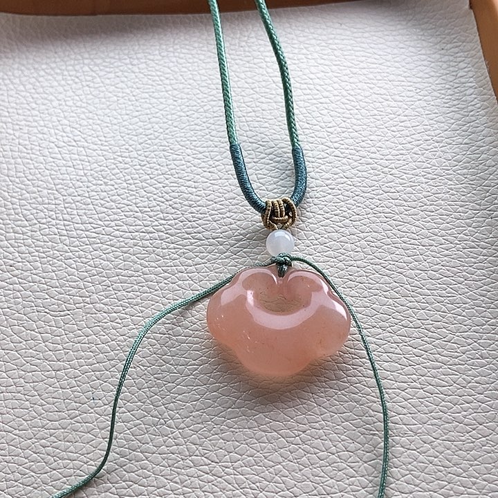 石英质玉颈饰未镶嵌