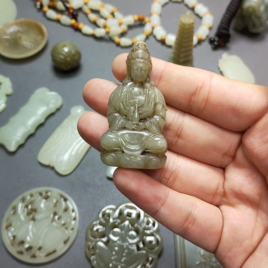 和田玉未镶嵌颈饰