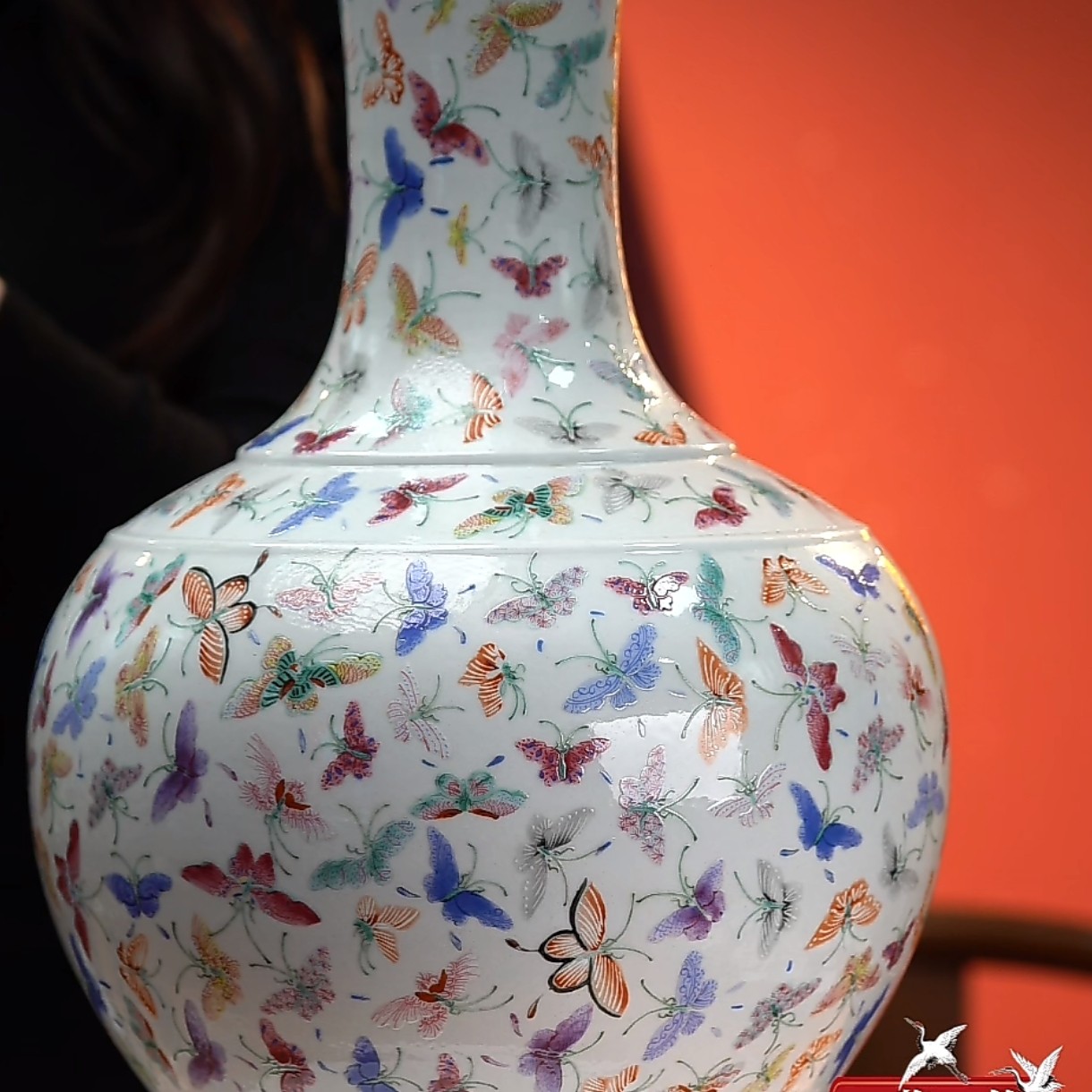 F粉彩百蝶纹玉堂春瓶