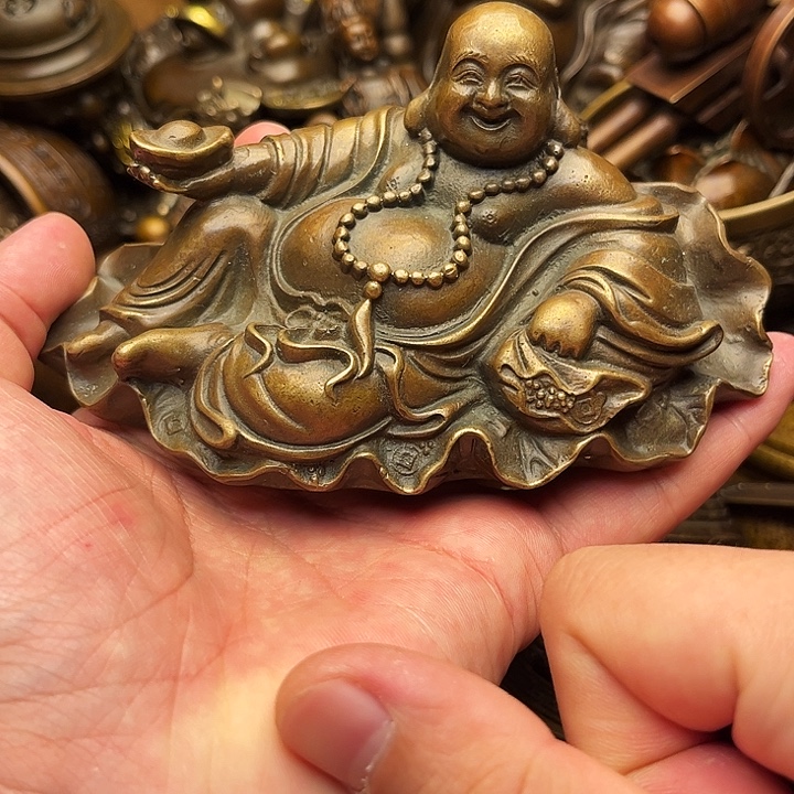 精美铜器做工精湛 