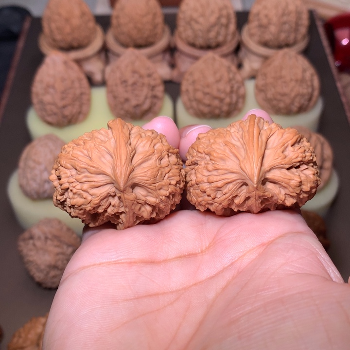 核桃文玩核桃把件野生半壁