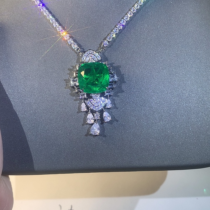 非金属09项链。          