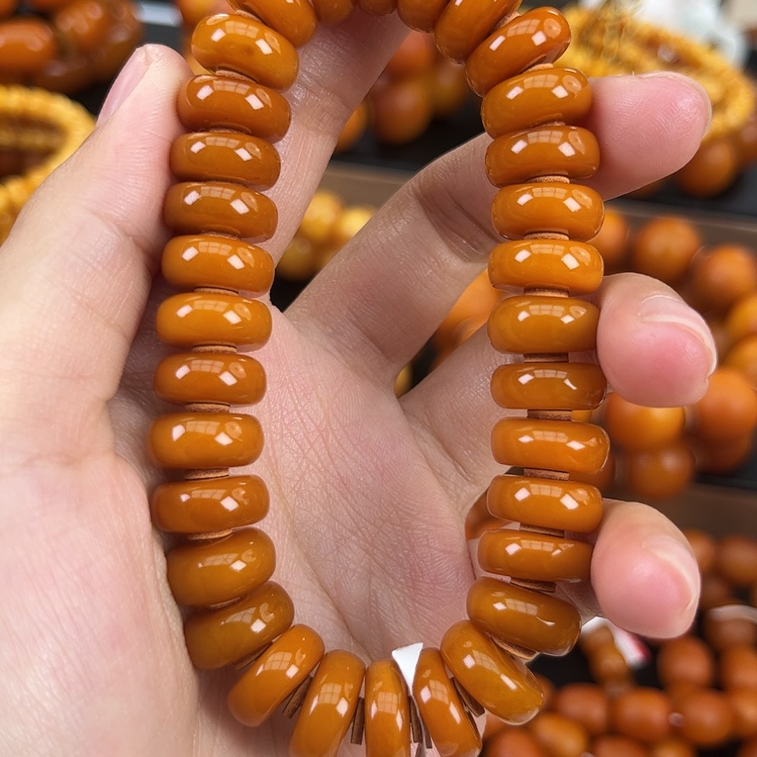 琥珀颈饰未镶嵌蜜蜡