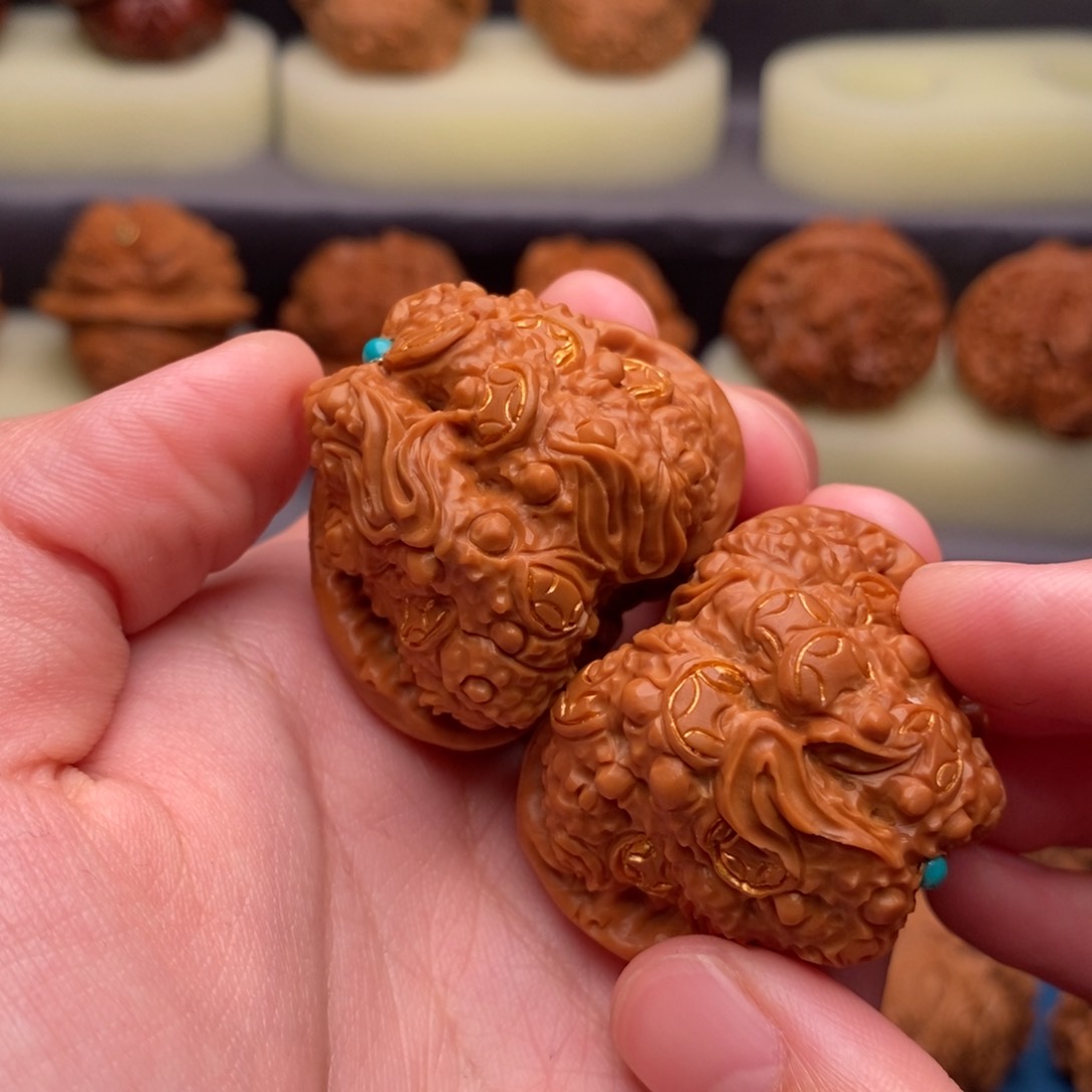 文玩核桃吊坠张****?金蟾