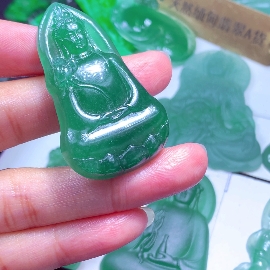 旷****定制翡翠未镶嵌天然