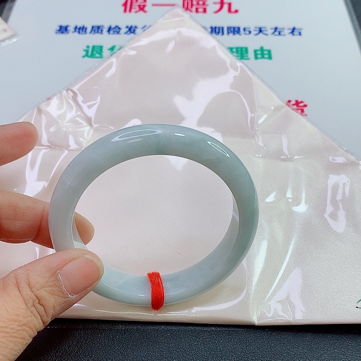 未镶嵌手镯翡翠手镯