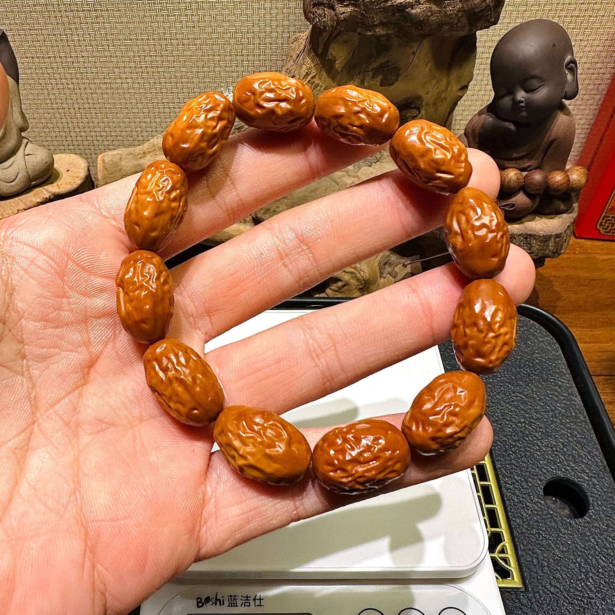 高端精品      纯手工雕刻     大枣橄榄核文玩手串