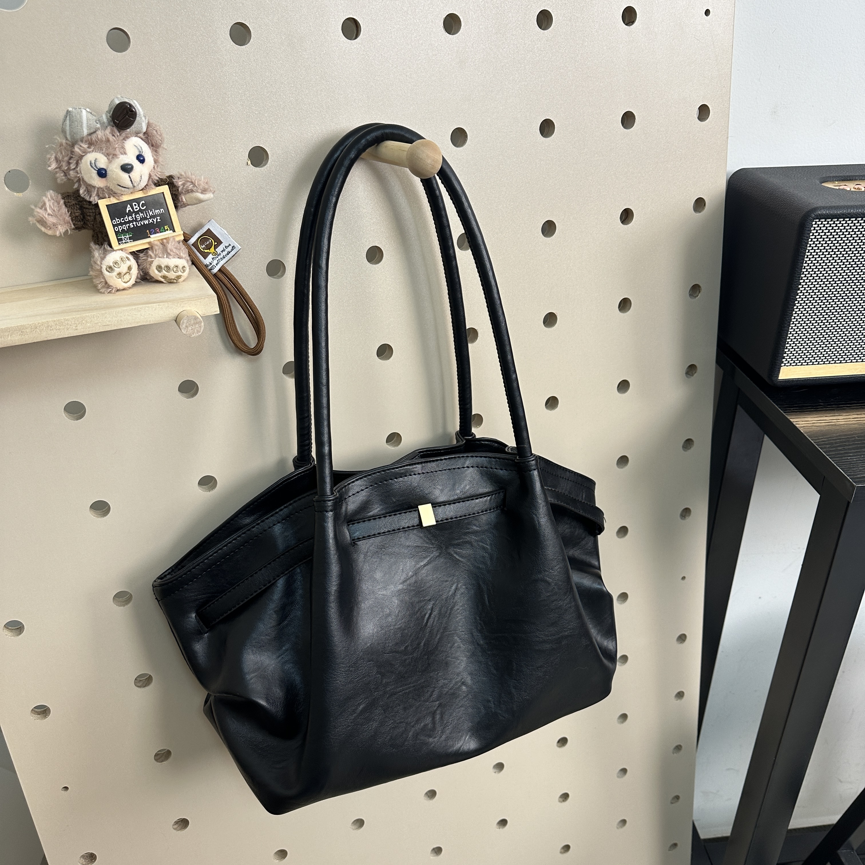 时尚托特包磁扣防盗纯色单肩包中古法棍包女士