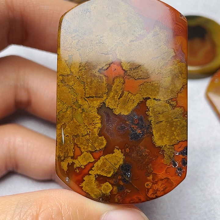 玛瑙/玉髓未镶嵌宣化战国红玛瑙