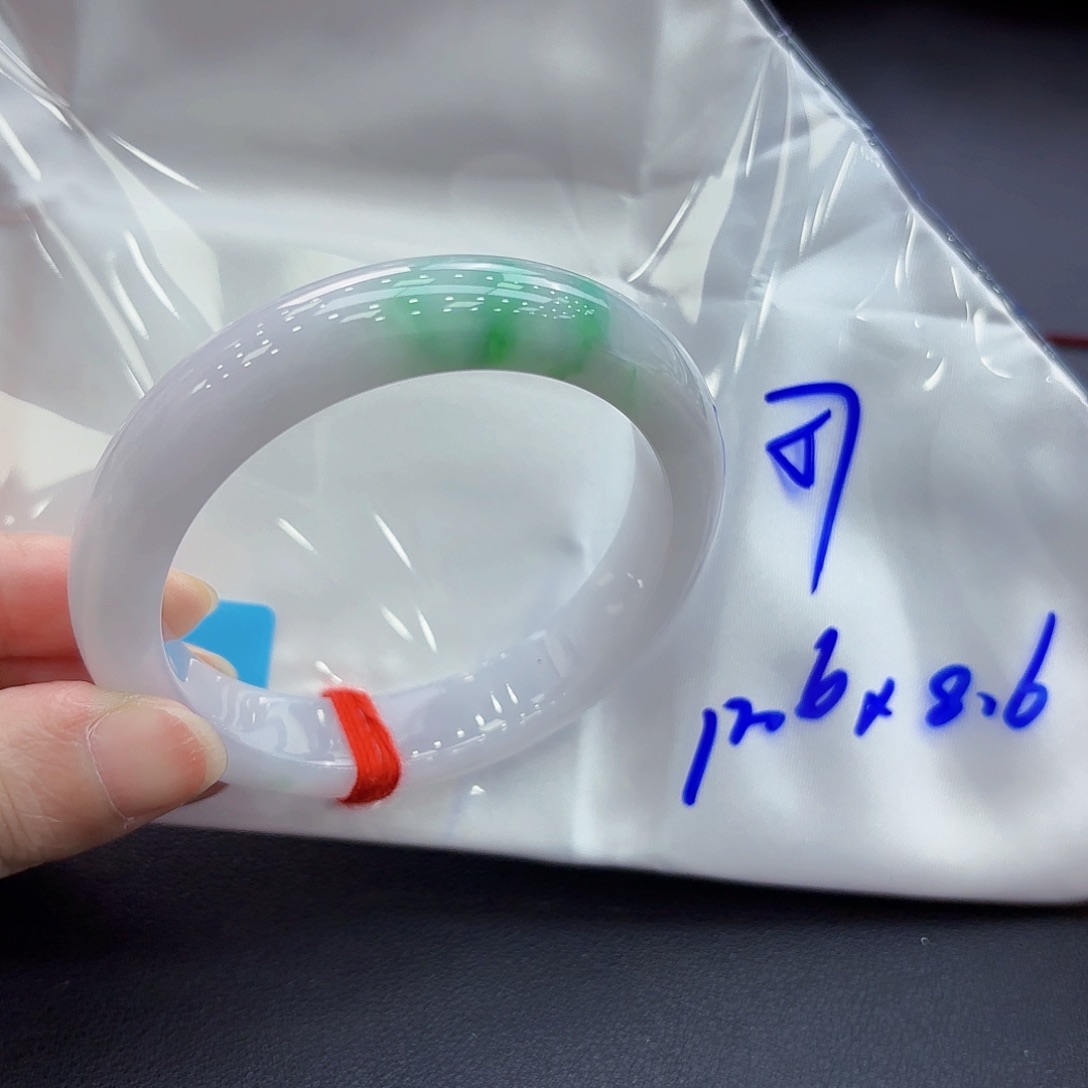 翡翠手镯未镶嵌手镯