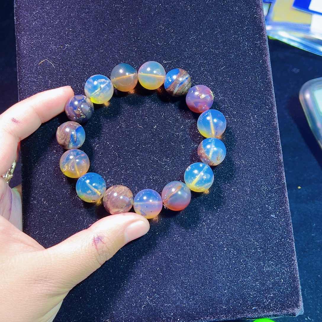 琥珀裸石未镶嵌琥珀