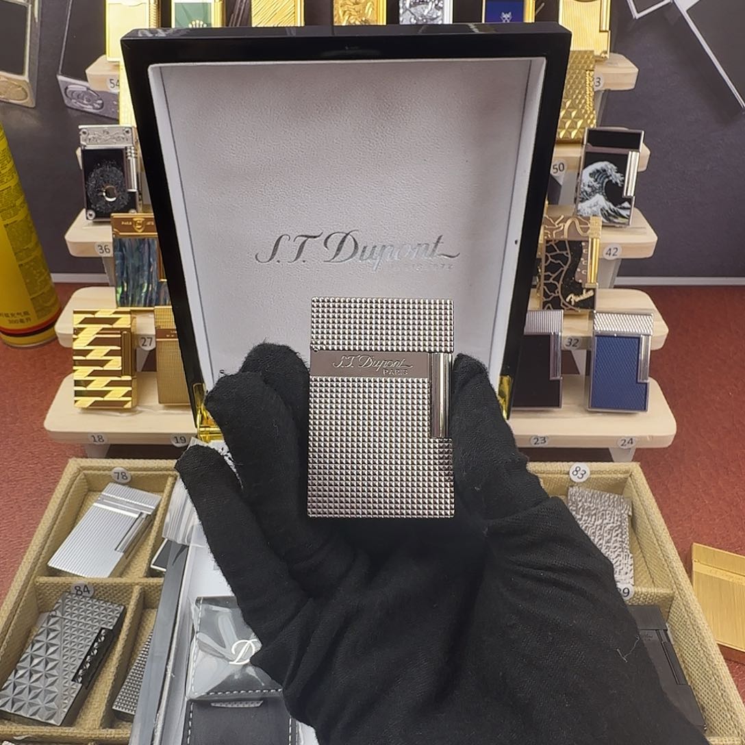 短款银色巴黎钉短款银色巴黎钉