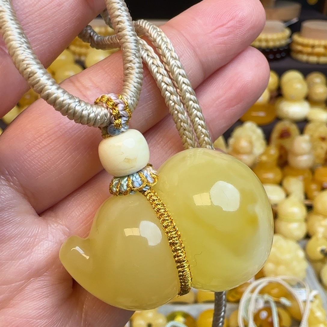 琥珀未镶嵌套链天然溶洞妖花蜜蜡葫芦吊坠