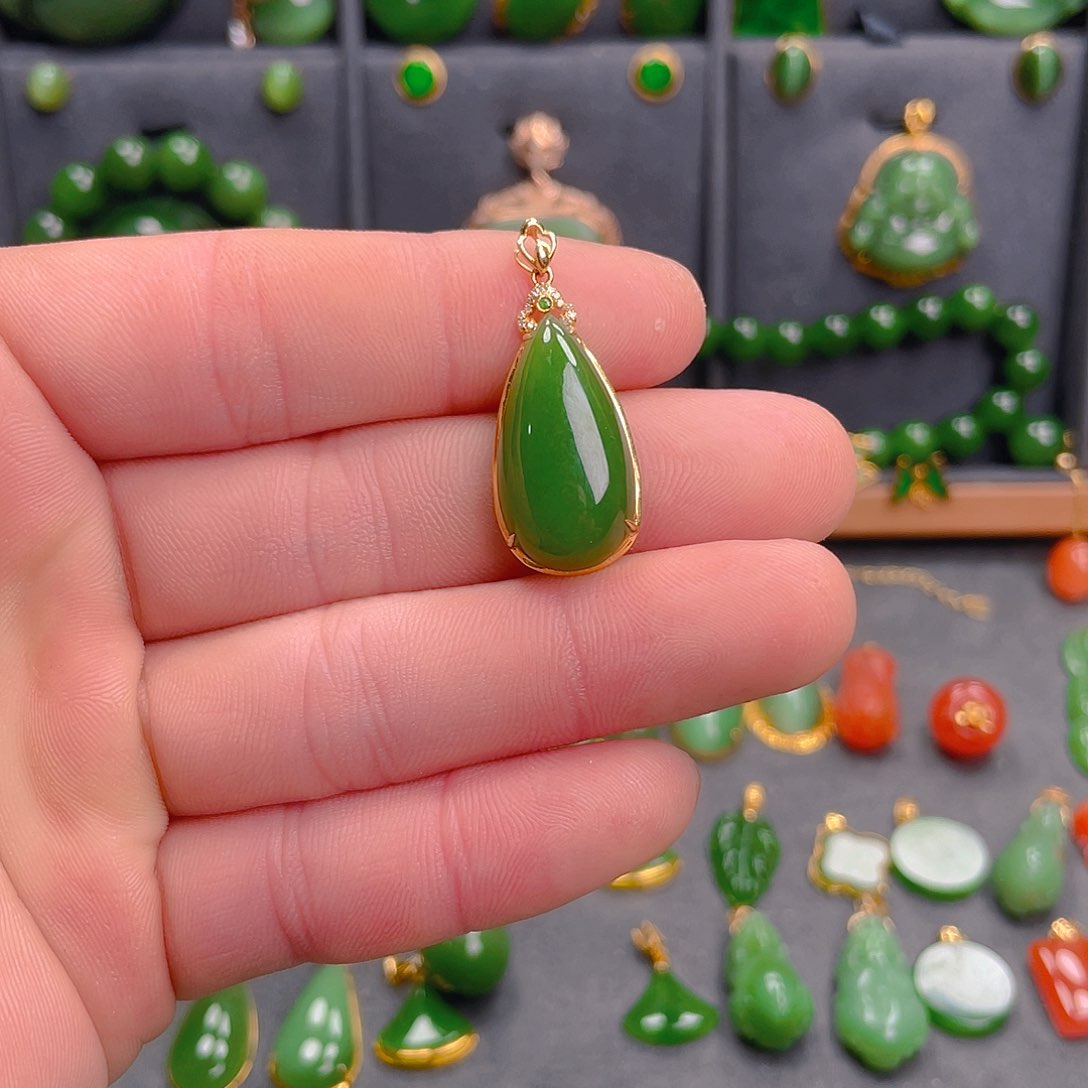 和田玉（碧玉）吊坠(不含链)18K金镶嵌1980