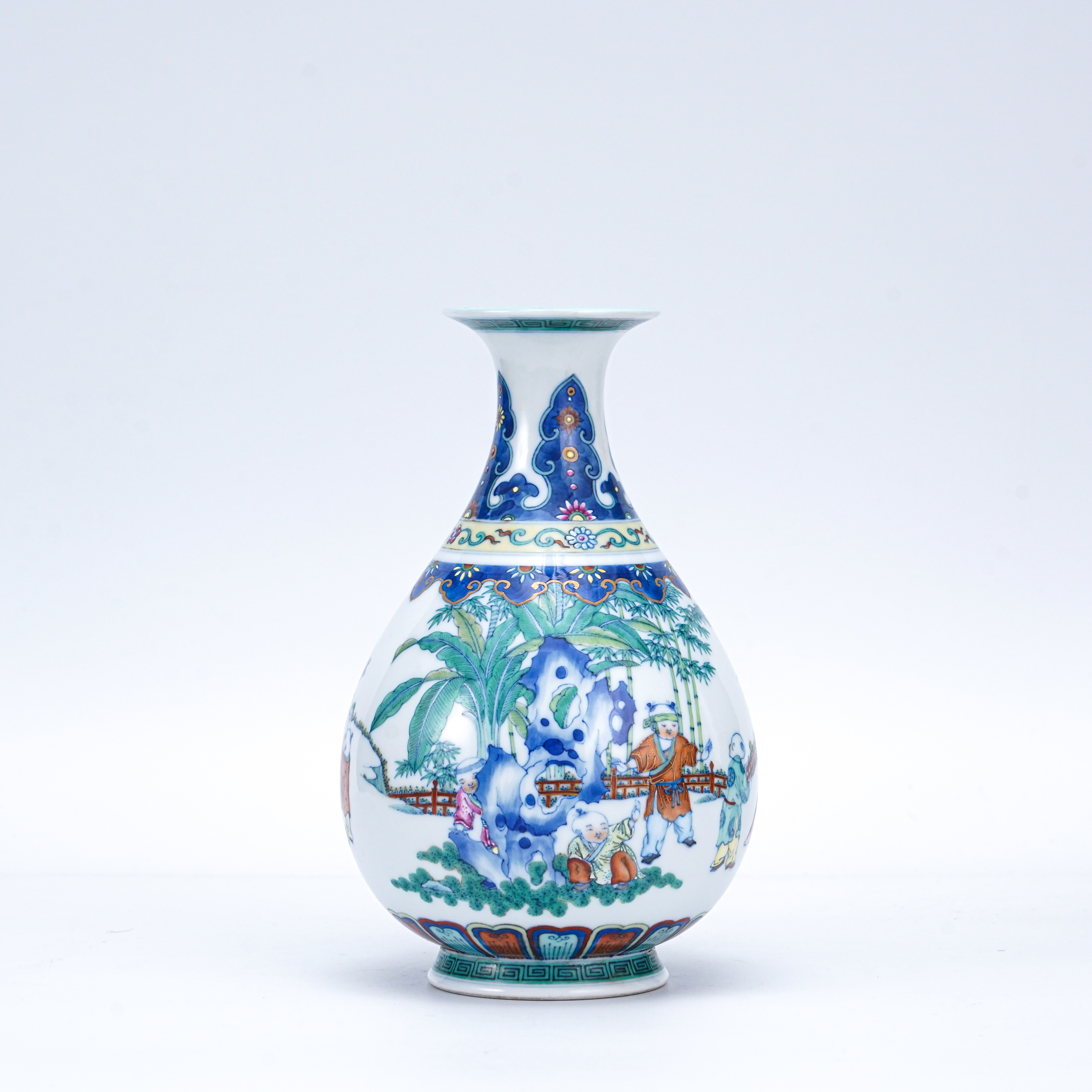 (AD6)Q108828 清中期斗彩婴戏图纹赏瓶