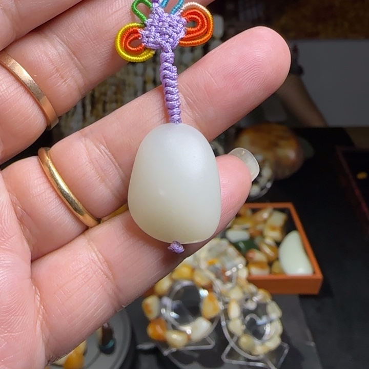 和田玉车挂未镶嵌6.4克