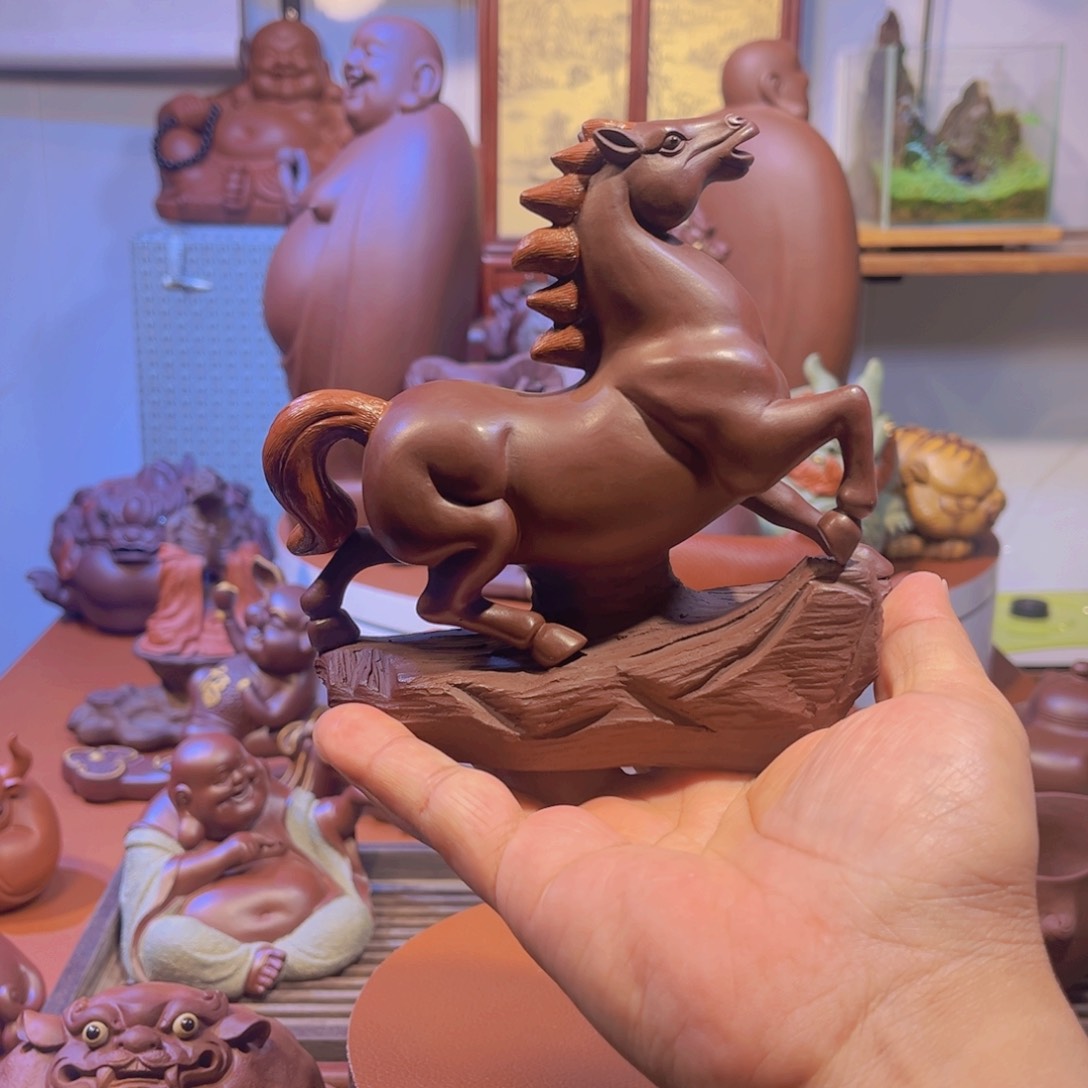 紫砂茶宠摆件。      