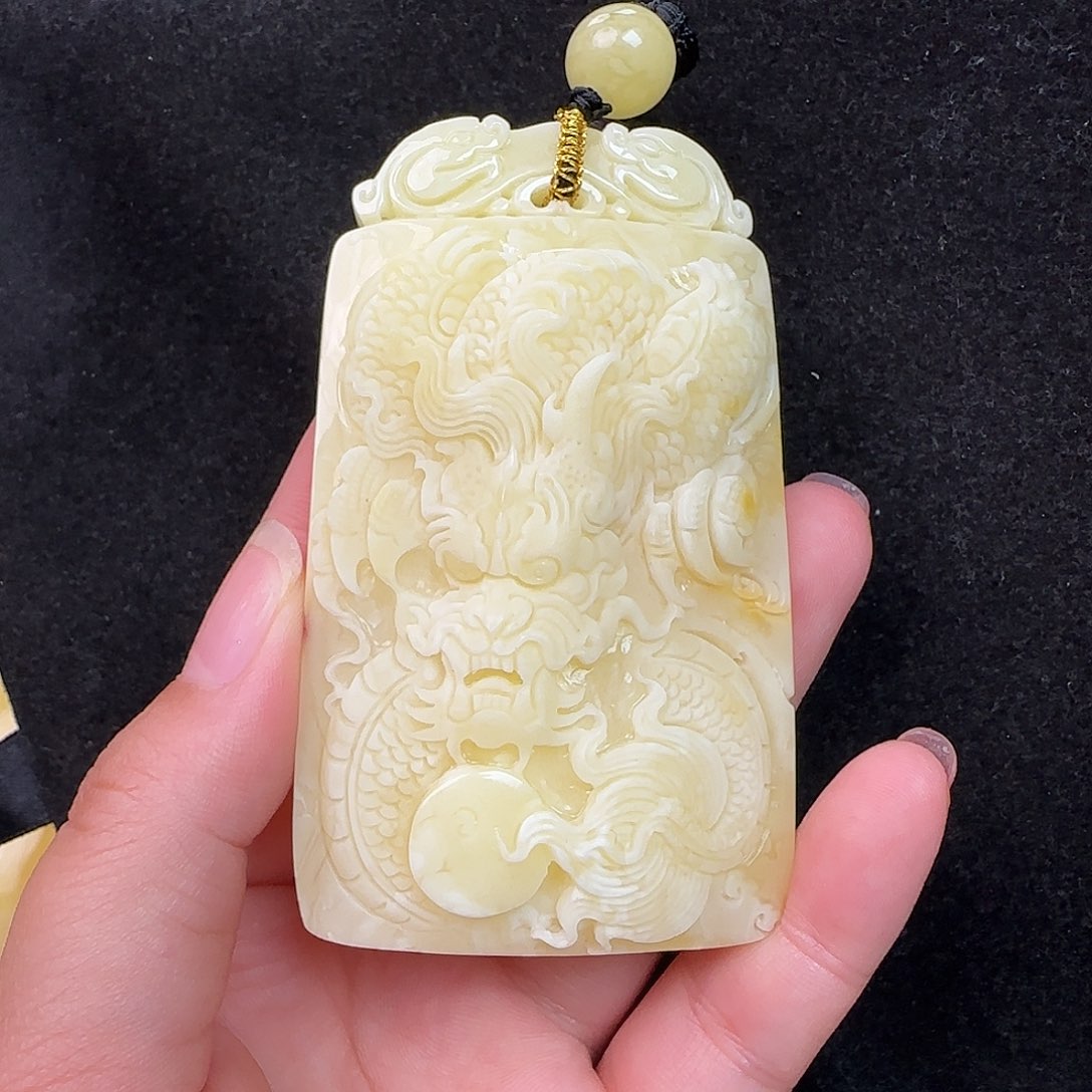 蜜蜡未镶嵌珠宝奇石