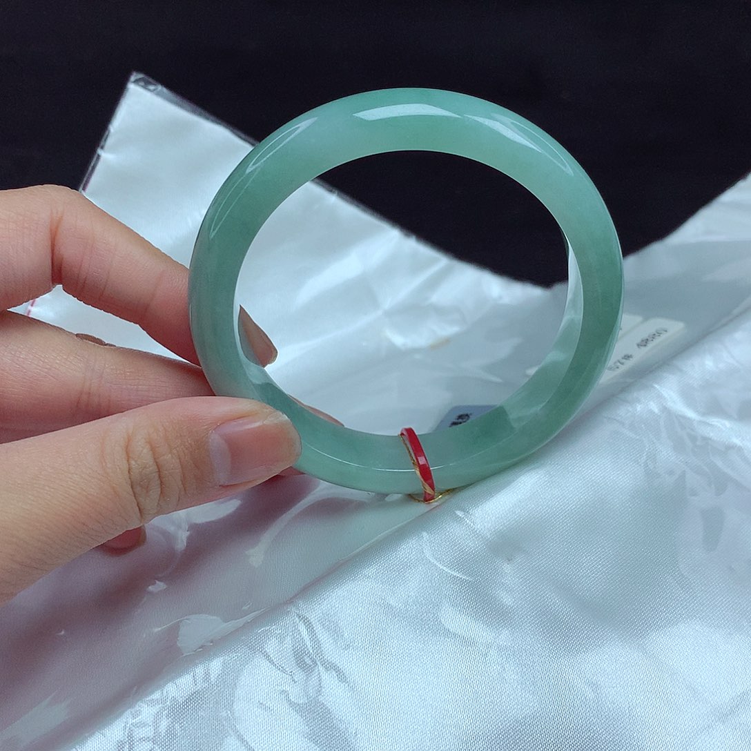 翡翠手镯未镶嵌57圈146