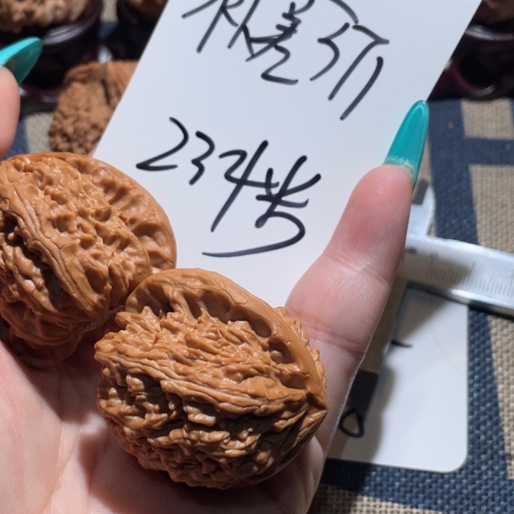 臭***臭吊坠文玩核桃白狮子