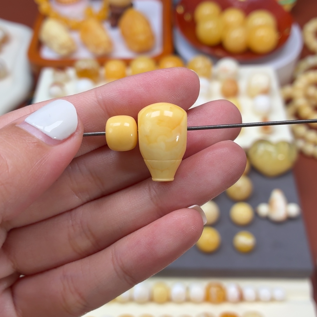 琥珀未镶嵌珠宝奇石焦皮小年份奶酪三通一套