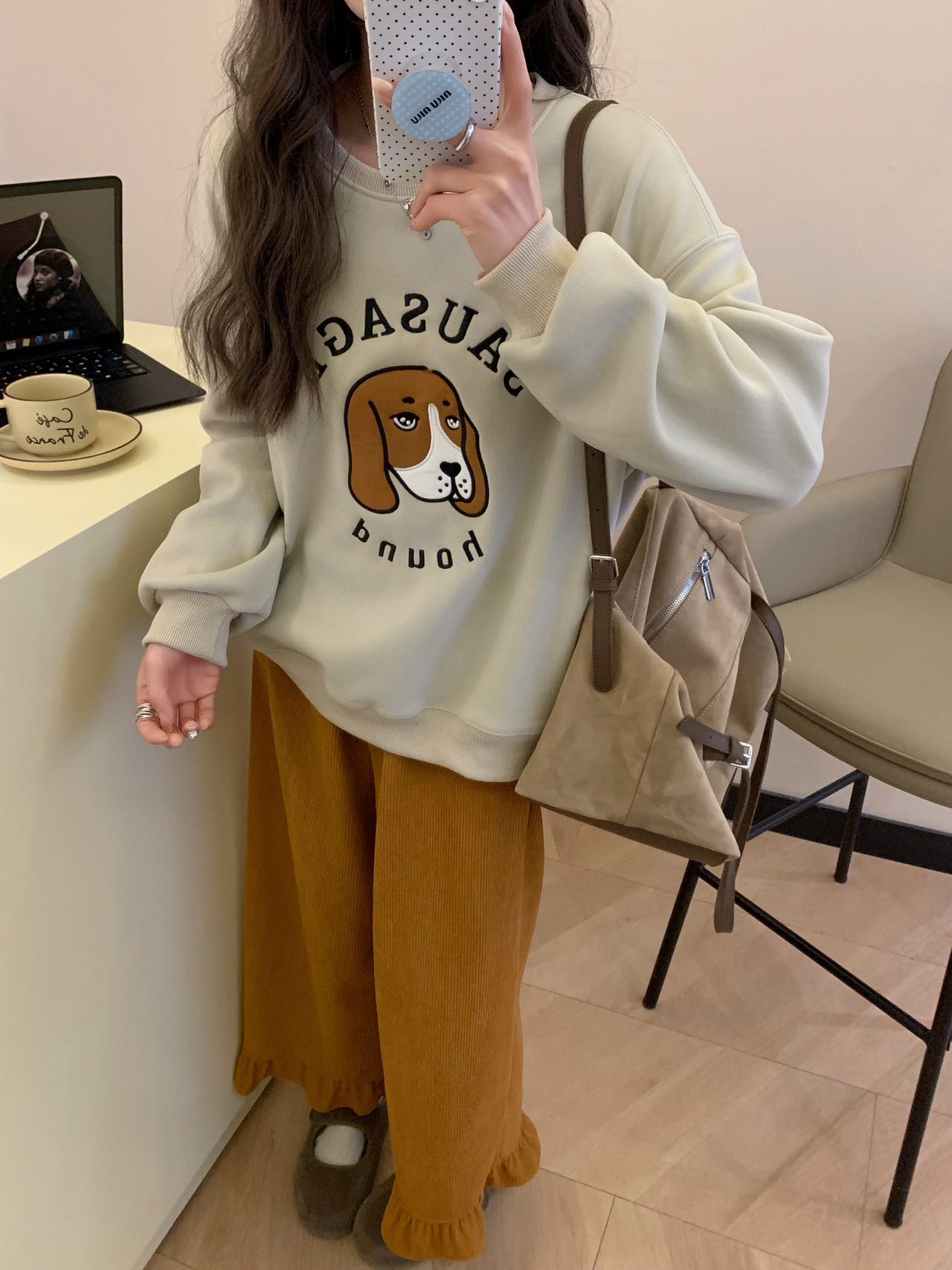  程程甄选 卡通狗狗重工刺绣高克重防风厚绒百搭休闲卫衣8188