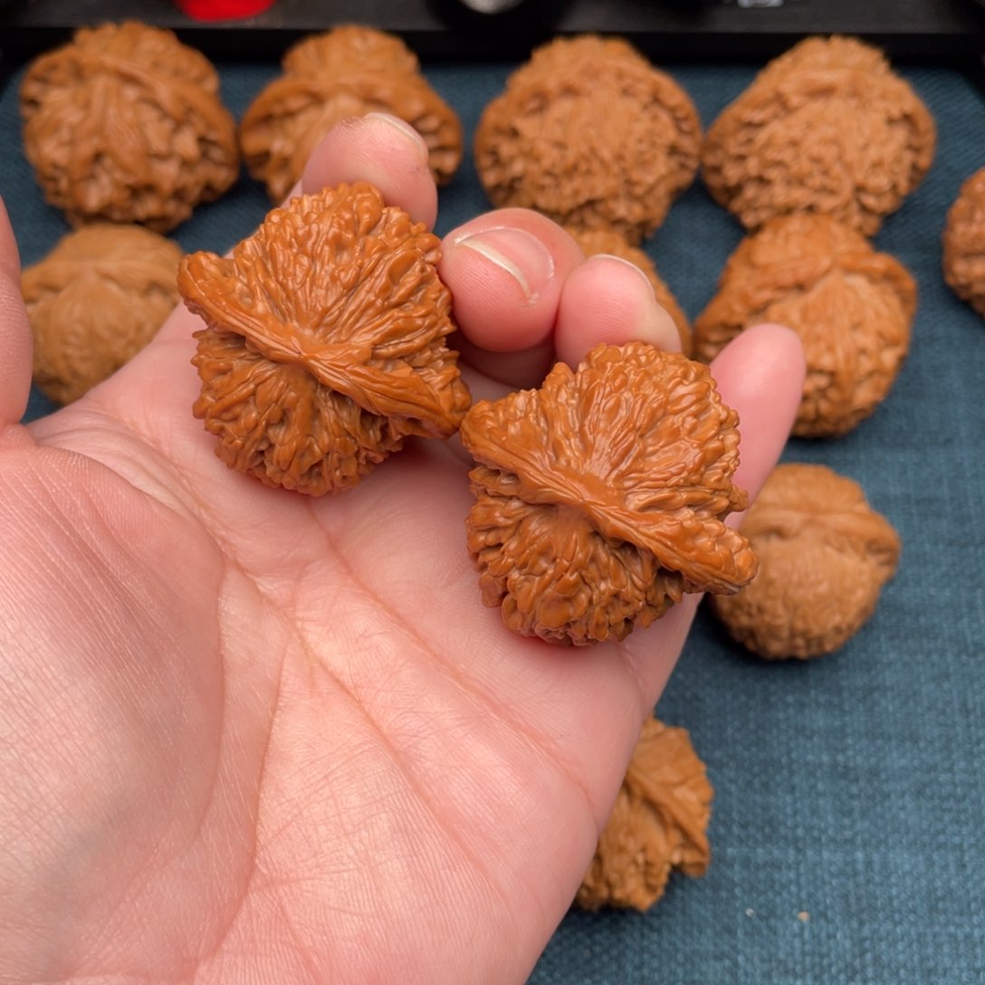 文玩核桃把件啦*啦汉高楼40