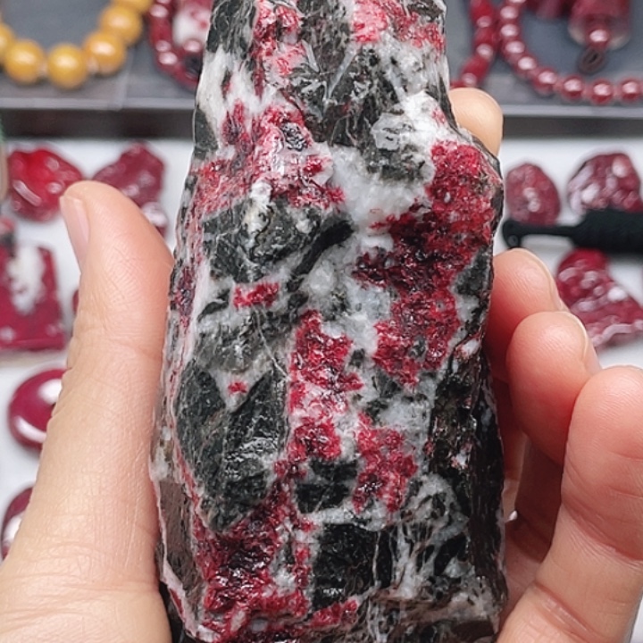 天然辰砂晶体砂毛料245克