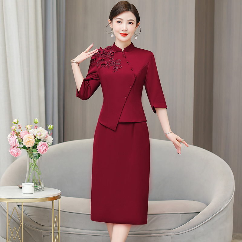 上档次连衣裙2025妈妈婚宴礼服喜婆婆装通体高级感时尚碎花中长裙
