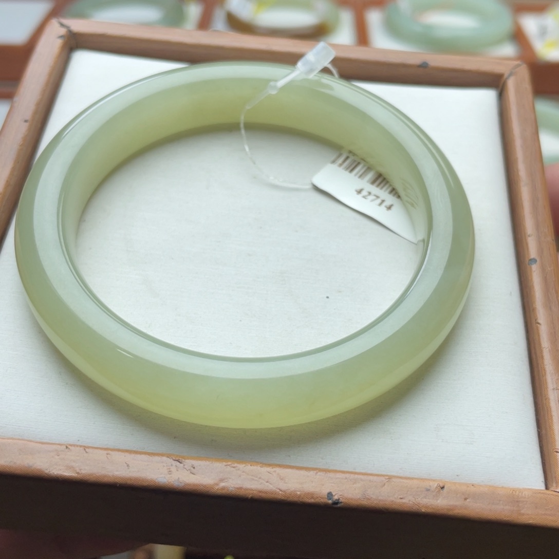 【闪购商品】和田玉手镯未镶嵌57.2