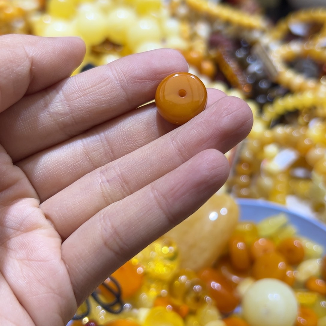 琥珀珠宝奇石未镶嵌