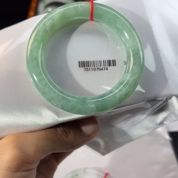 翡翠未镶嵌手镯5355 x8 86