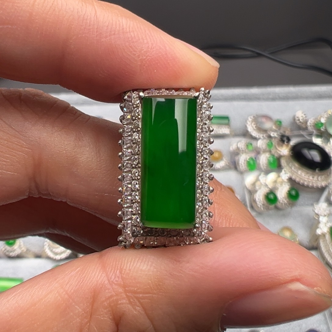 定制翡翠未镶嵌A货