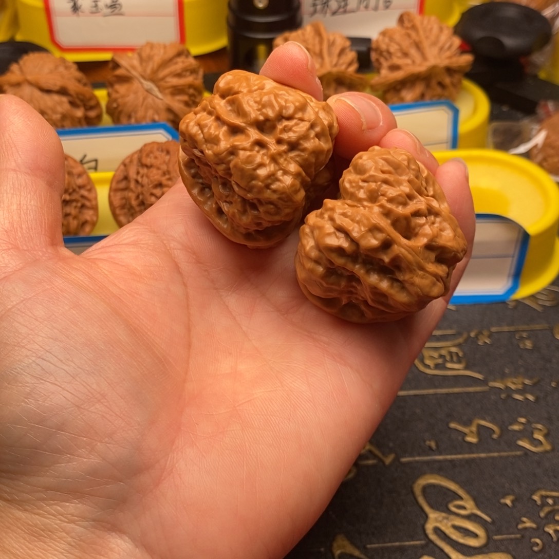 全***保文玩核桃吊坠三角蛙