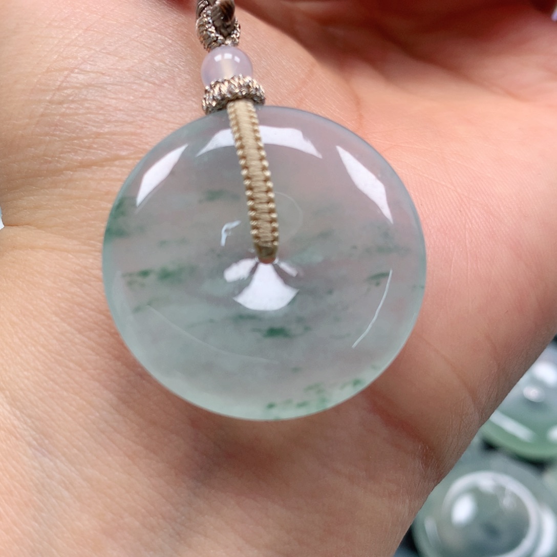 翡翠颈饰未镶嵌天然翡翠