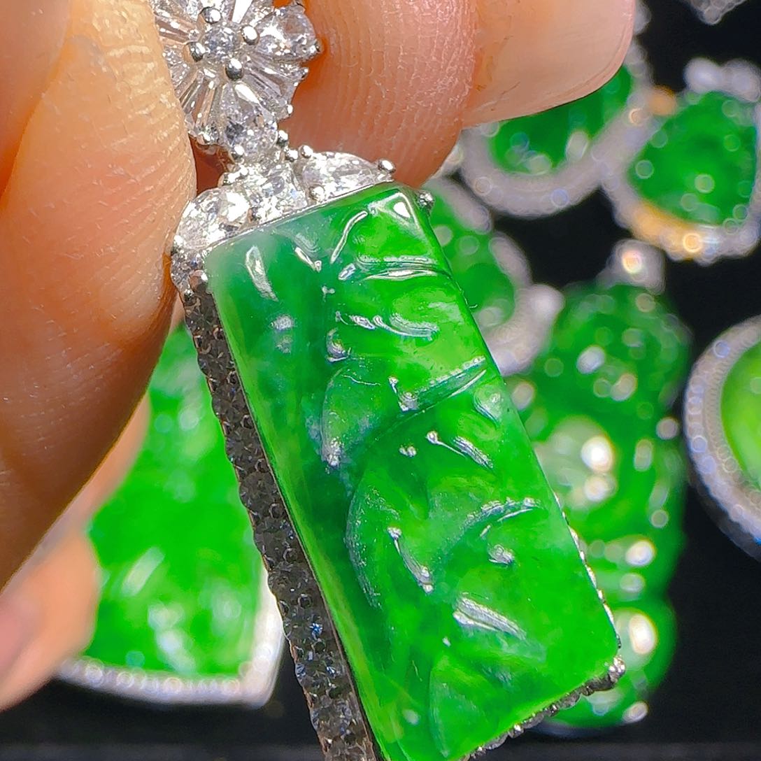 翡翠吊坠(赠链)银S925镶嵌