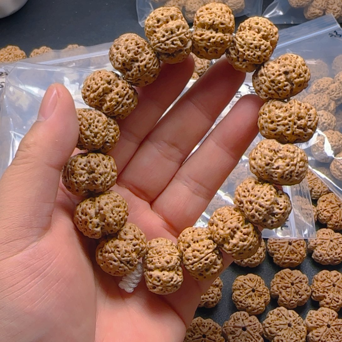 漫***星金刚菩提吊坠飞碟梅花23尺寸