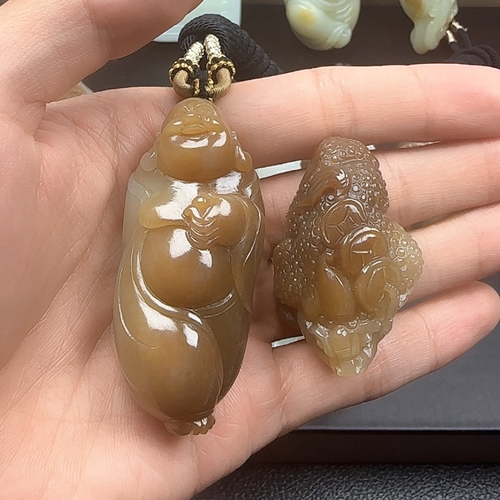 和田玉未镶嵌颈饰推**盏