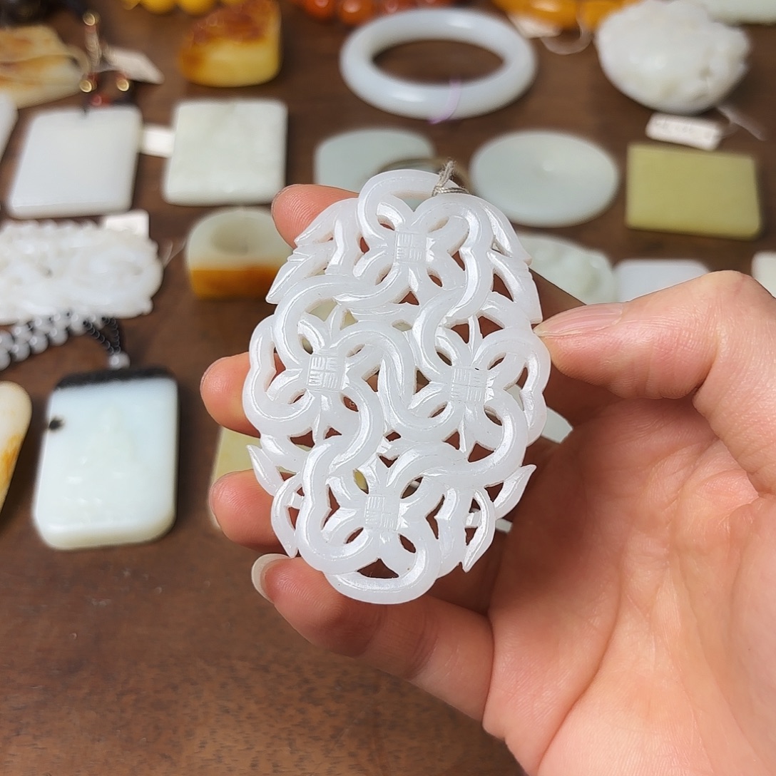 和田玉（糖玉）未镶嵌挂件