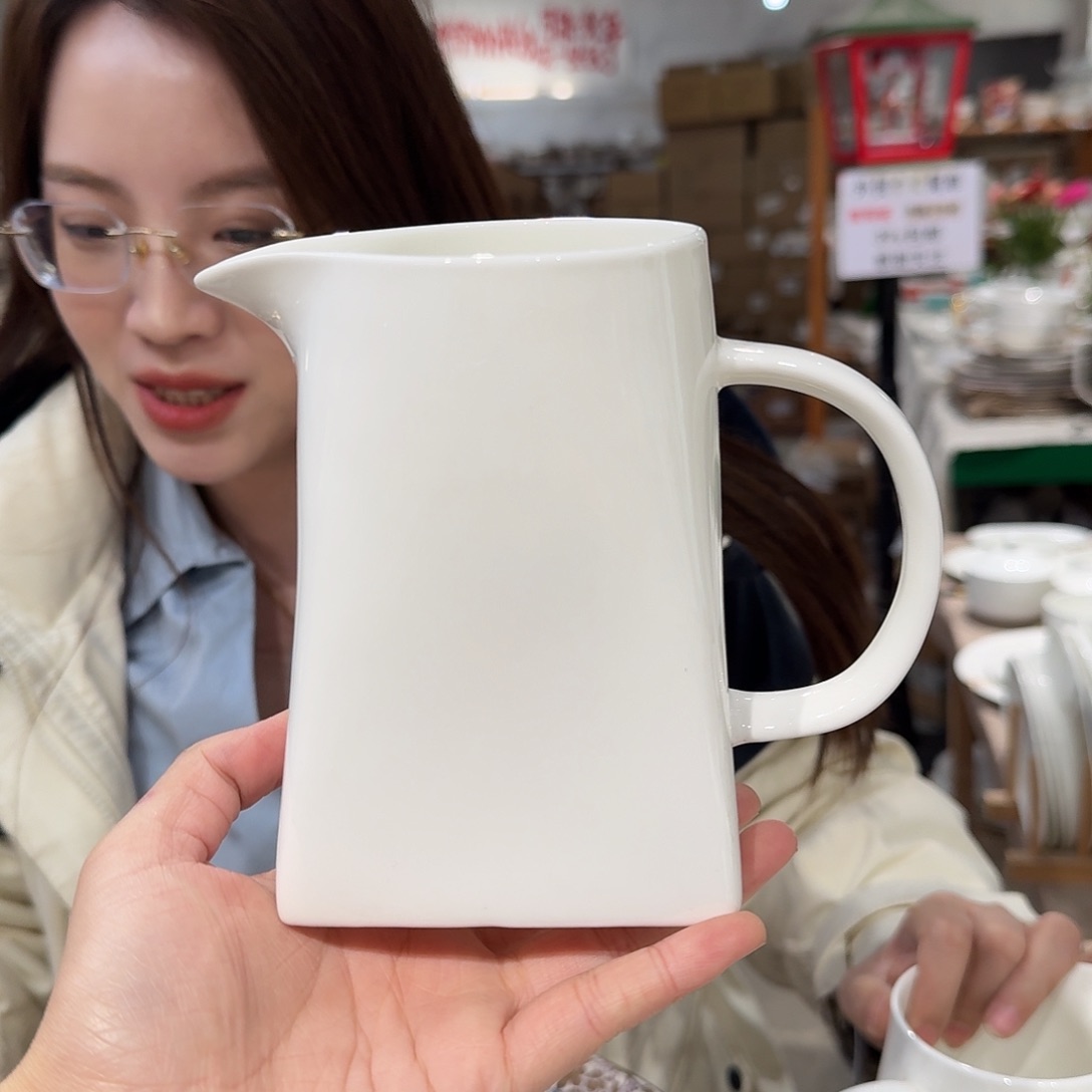 瓷高骨冷水壶1.18L一个外贸尾单