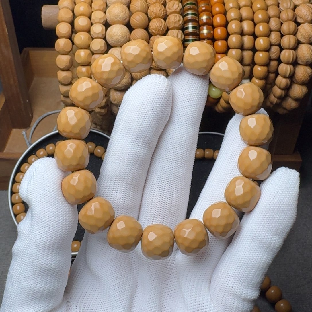 猴头核桃吊坠砖石面全品无暇13mm