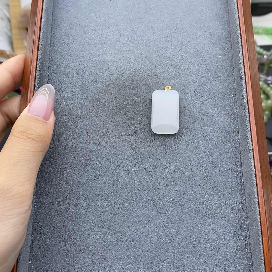 和田玉吊坠(不含链)18K金镶嵌