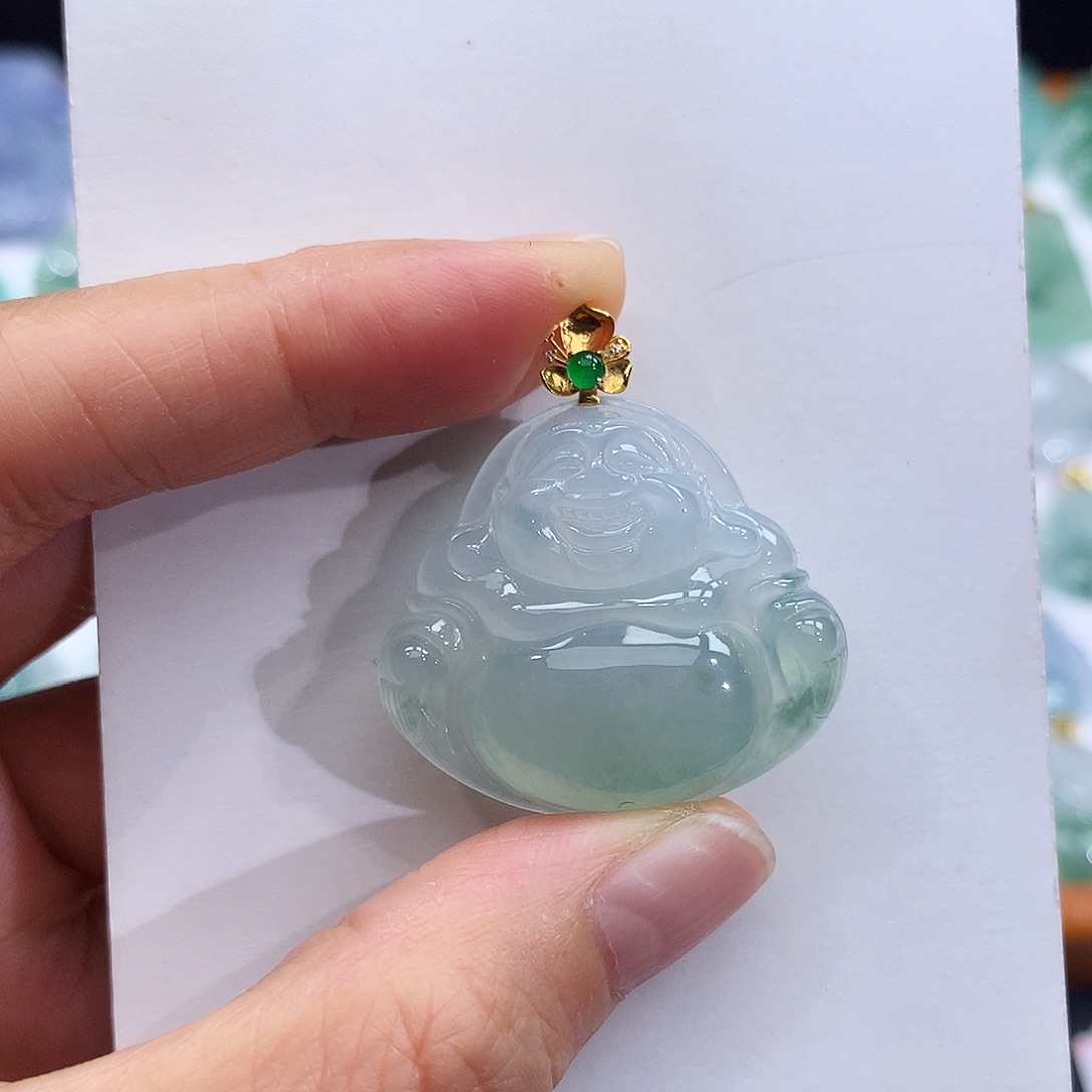 翡翠18K金镶嵌颈饰翡翠吊坠