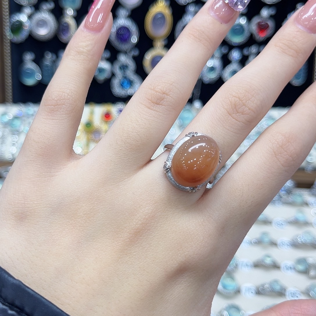 琴***女岫玉银S925镶嵌戒指