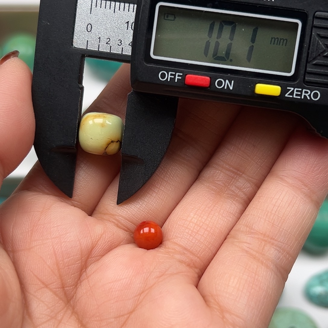 南红玛瑙未镶嵌珠宝奇石